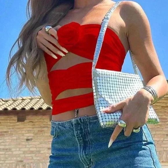 Red Sexy Women's Summer Solid Color Hollowed-Out Strapless Top - Picture 2 of 4